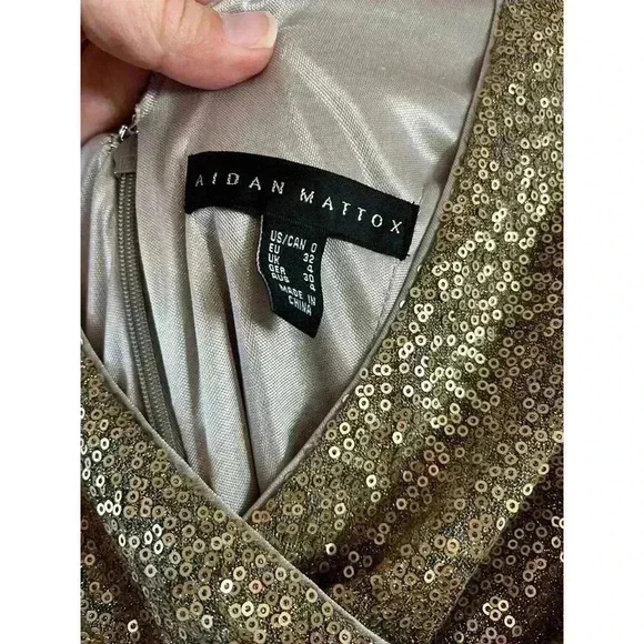 Aidan Mattox Women’s Dress Cocktail Sequin Gold Long Sleeve Size 0 - Picture 2 of 6